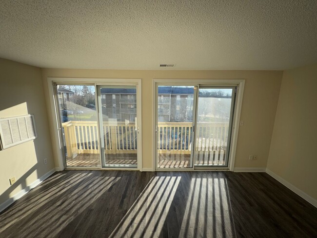 Photo - 1604 Arlyn Cir