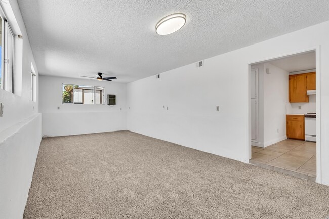 Building Photo - 4743 Choctaw Dr Unit 2