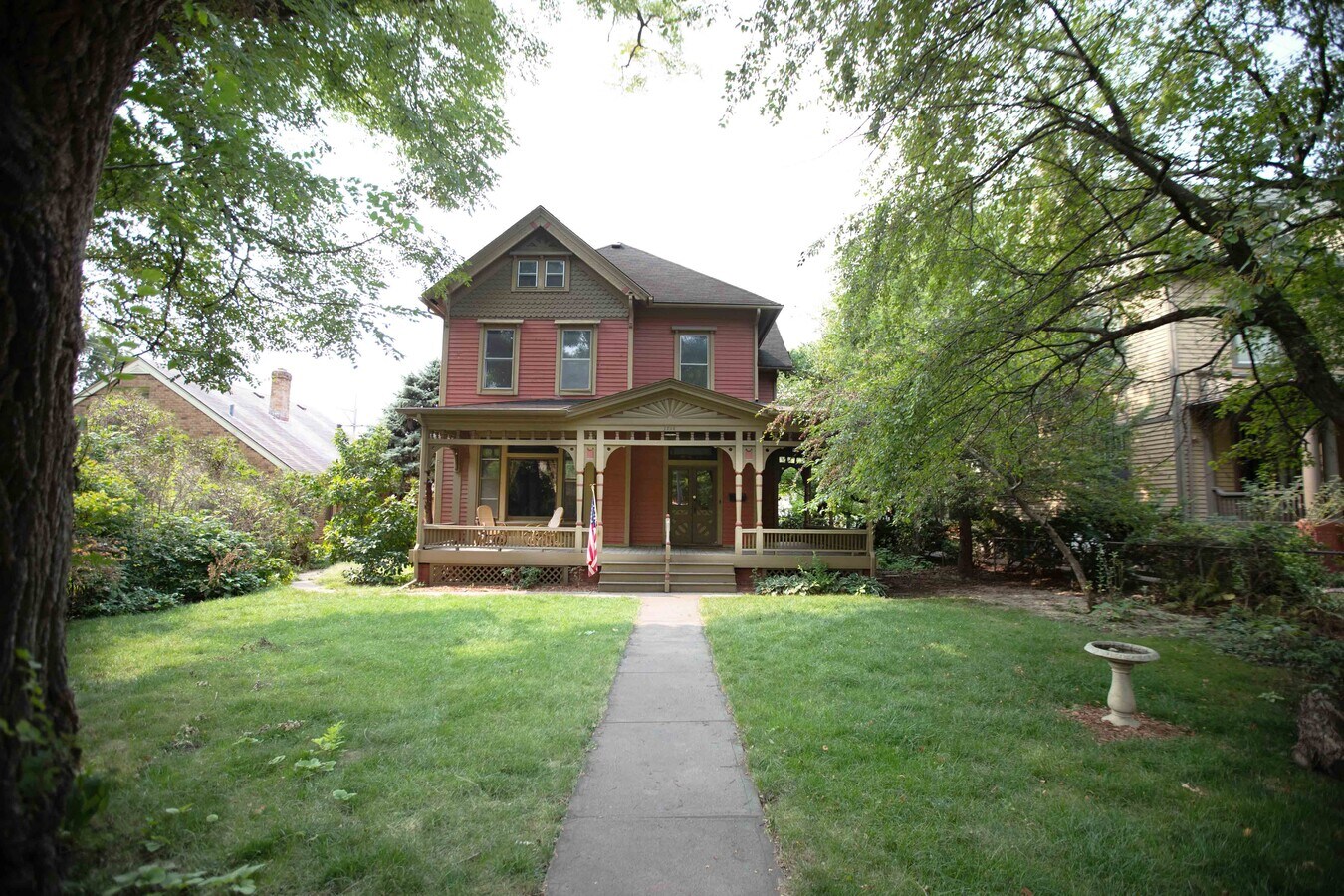 Front Yard - 1936 S 33rd St Unidad #1