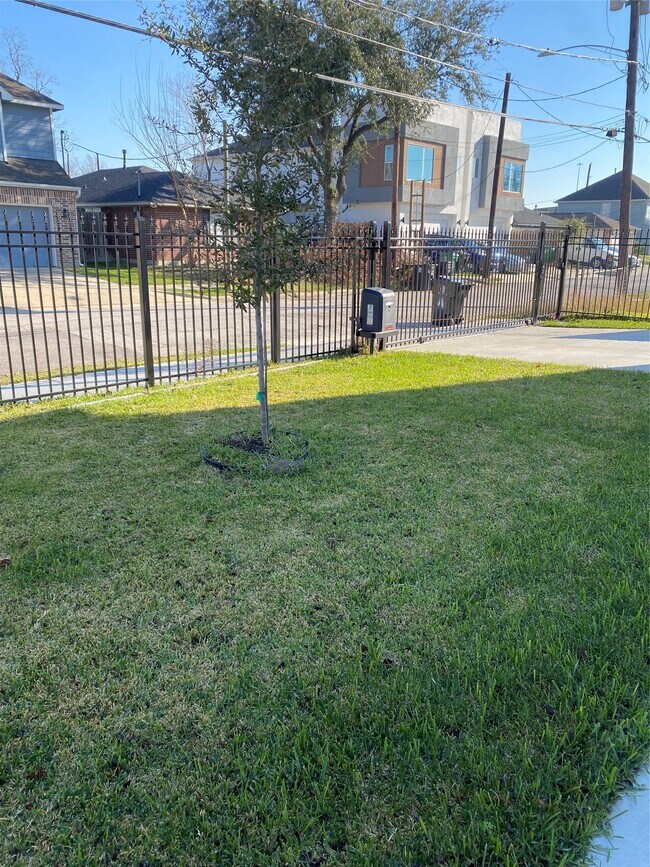 Photo - 3604 Dennis St