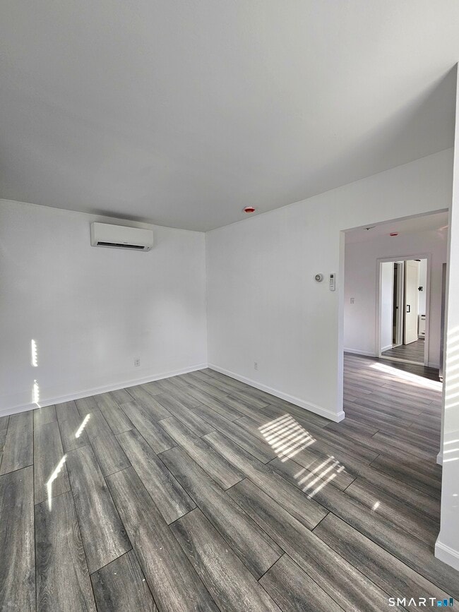 Photo - 2071 Middletown Ave