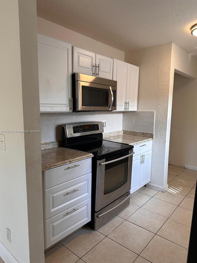 Photo - 5308 NE 2nd Ter