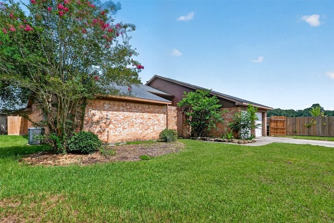 Photo - 711 Leicester Ln
