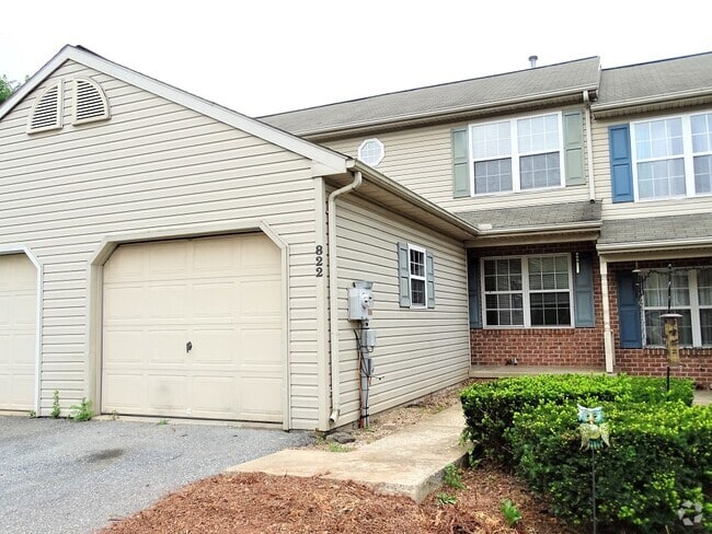 Building Photo - 822 Woodridge Dr Rental