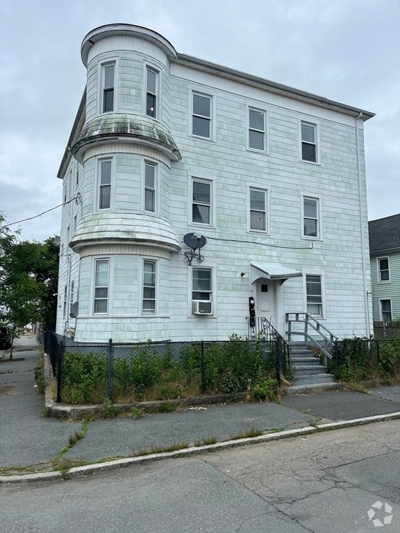 Building Photo - 49 Division St Unit 3 Rental