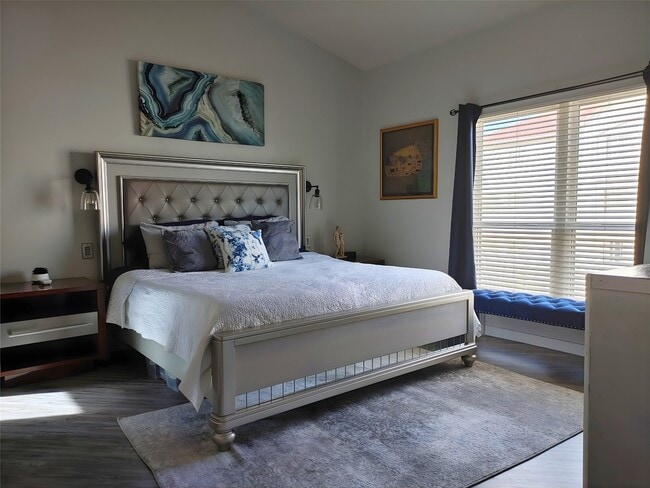 Photo - 913 Saulnier St