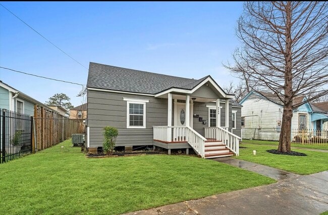 Photo - 5244 Leeland St