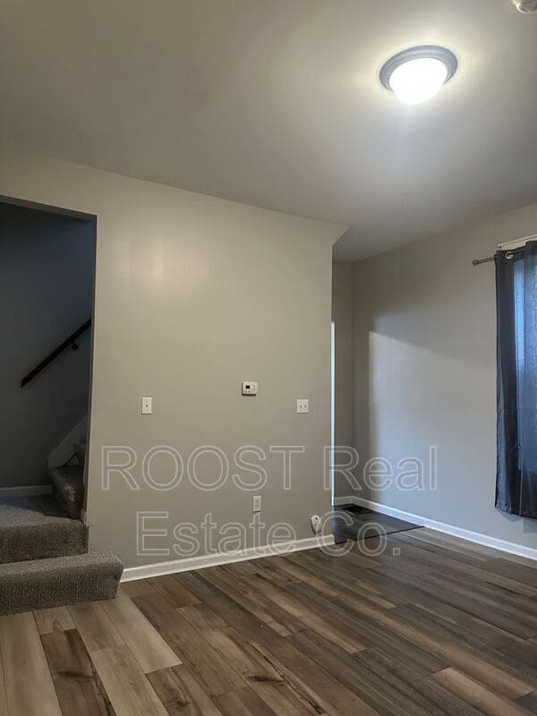 Photo - 480-482 E. Markison Avenue