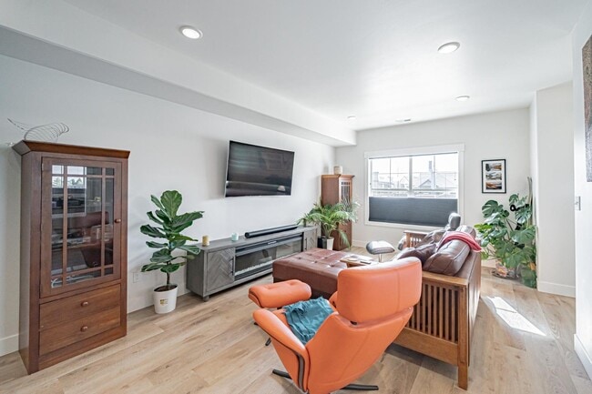 Photo - 1394 Fremont Ave