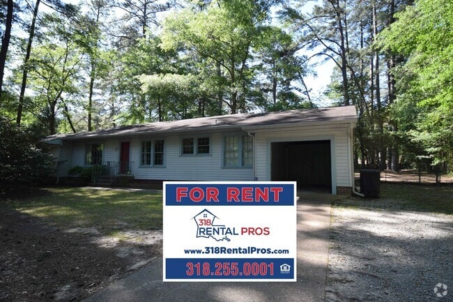 Building Photo - 3 Bed 2 Bath with Large Backyard Close to ... Rental