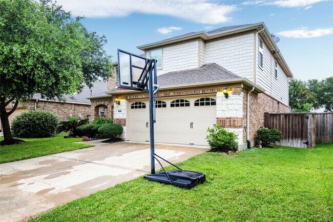 Photo - 26318 Cedar Pine Dr