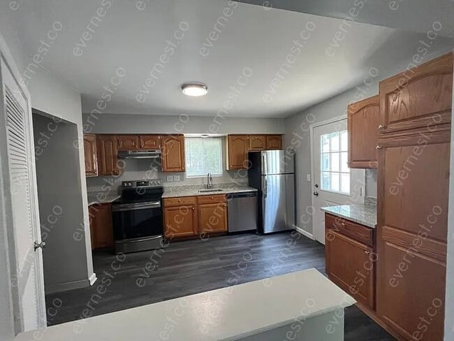 Photo - 17055 Lincoln Ave