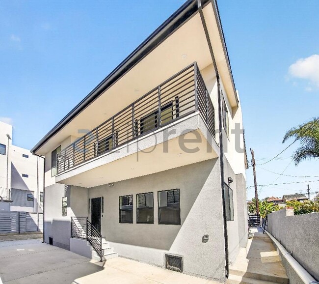 Photo - 225 N Burlington Ave