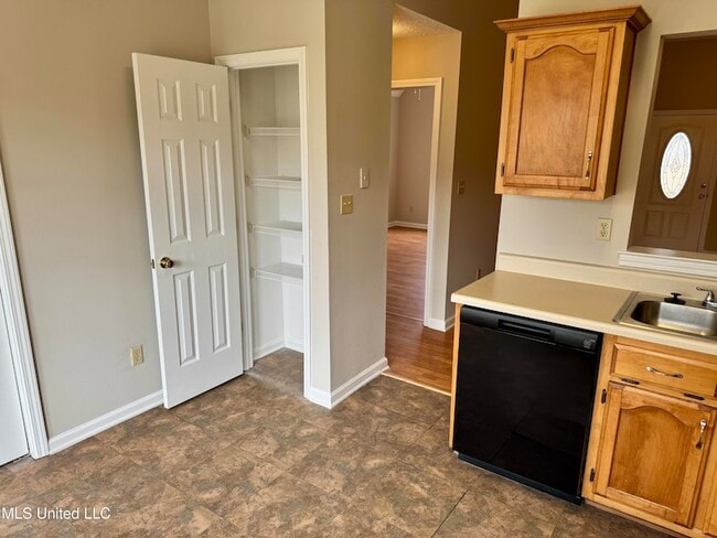 Photo - 8289 Clubview Dr