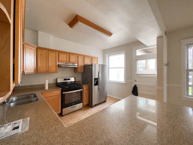 Photo - 3627 N Keeler Ave Unit N2