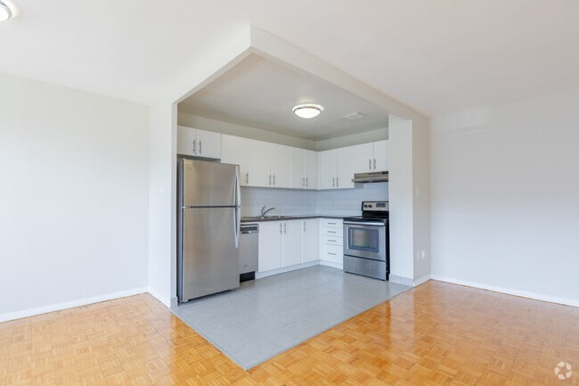 2BR, 1BA - Kitchen - 380 Gibb St