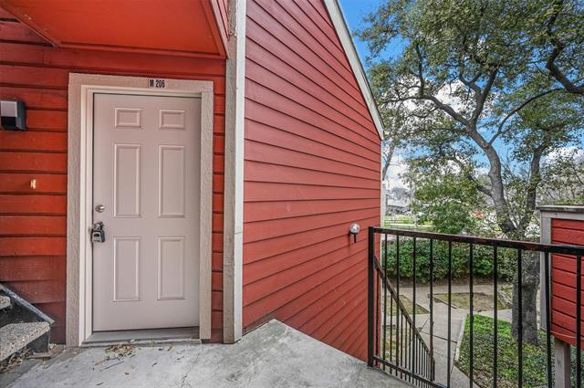 Photo - 9825 Walnut St Unit 206