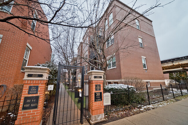 Photo - 301 W Goethe St Condo Unit 103