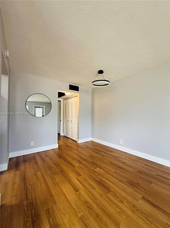 21 Windsor B Unit b