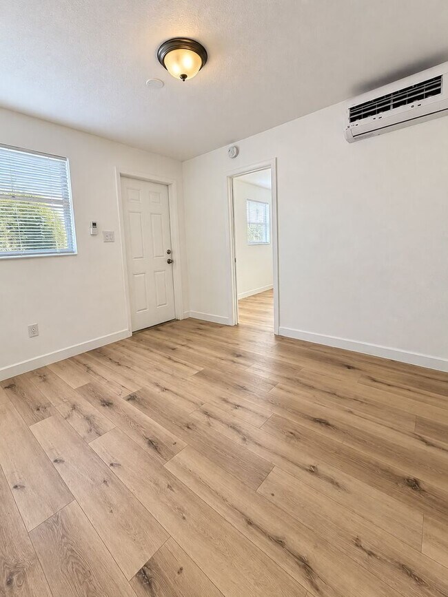 840 NW 10th St Unit 5