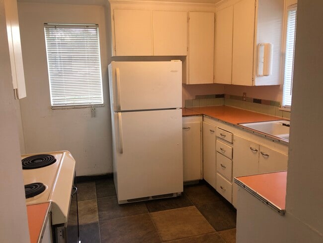 Photo - 1330 NE Hillside Dr Unit B
