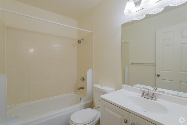 1HAB, 1BA - 605 ft² - Bell Park Apartments