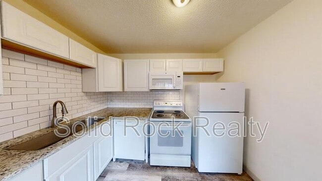 Building Photo - 1411 S Corona Ave Unit 10 Rental