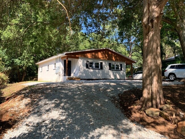 Building Photo - 170 Griffeth St Unit B