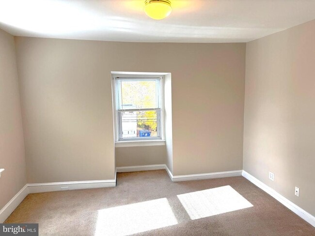 Photo - 1643 ROCKWELL Rd Unit 5