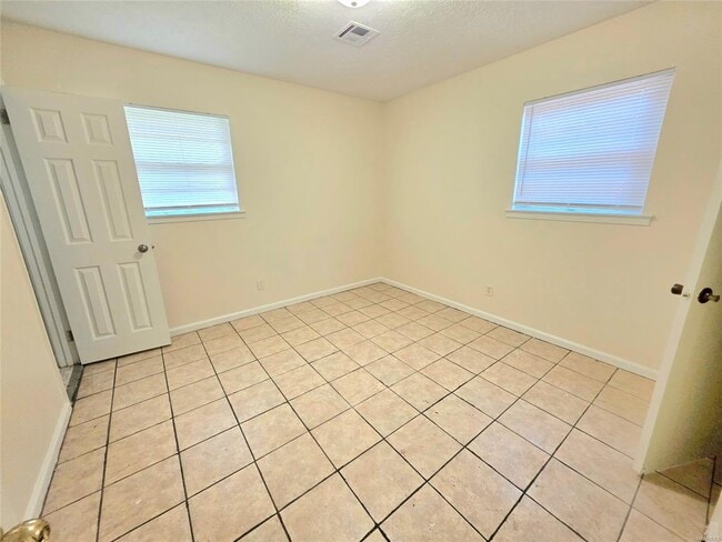 Photo - 408 Briarbrook Dr