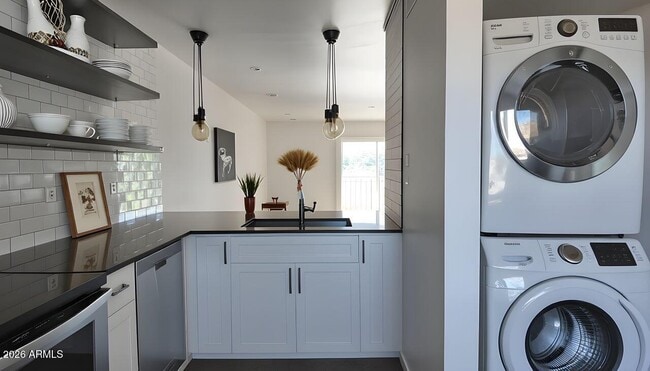 Photo - 4233 N Longview Ave Unit 205