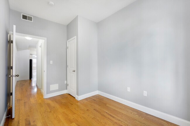 Photo - 149 Webster Ave Unidad Apt 4