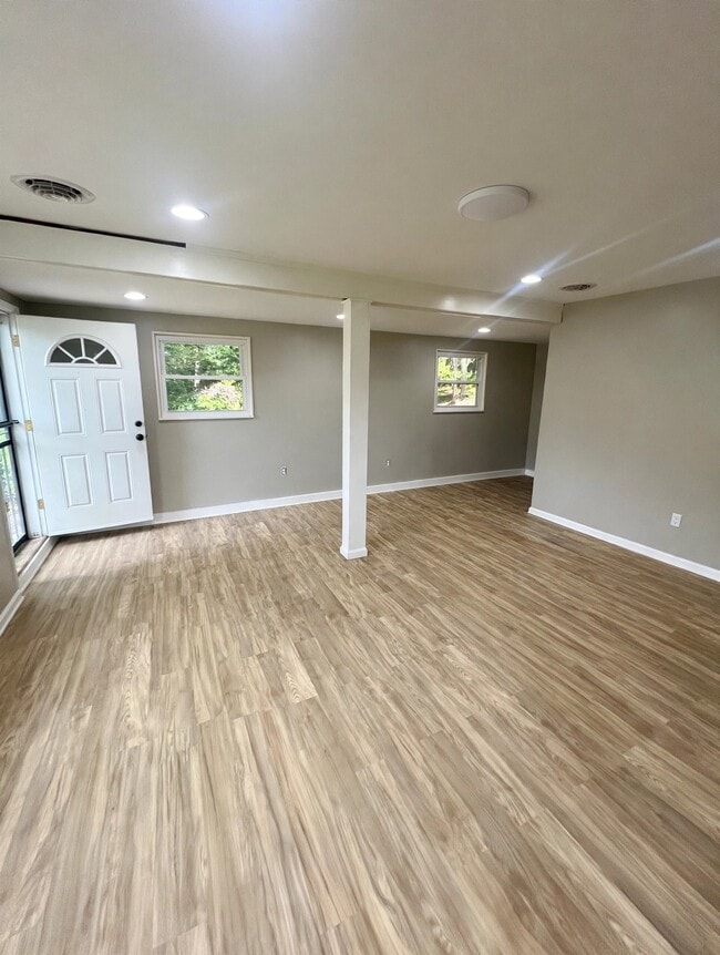 6 Longview Dr