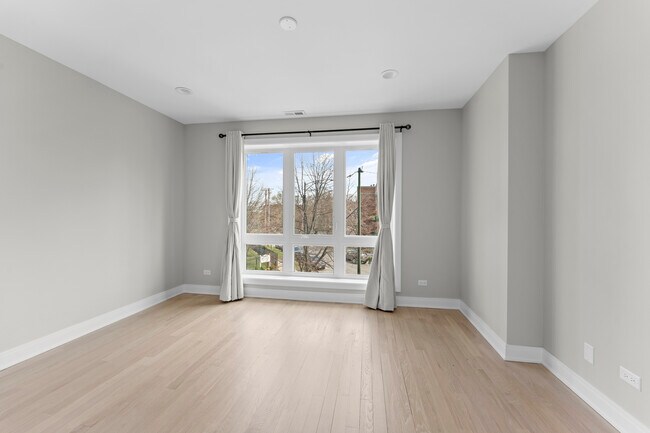 Photo - 7430 N Hermitage Ave