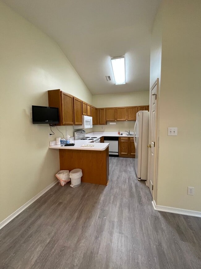 Photo - Maryville 37801 - 2 bedroom, 2 bath condo with a 1-car garage & sunroom - Call Tom Parry (865) 60...