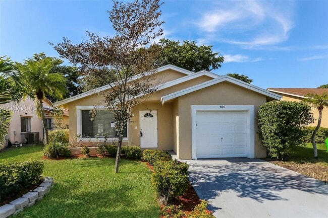 Building Photo - 5315 NW 93 Ave Rental