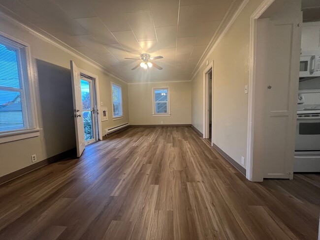 Photo - Cute, One bedroom duplex in Central Medfor... Unidad 425 W Fourth St