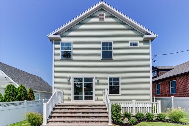 Photo - 538 W Walnut St