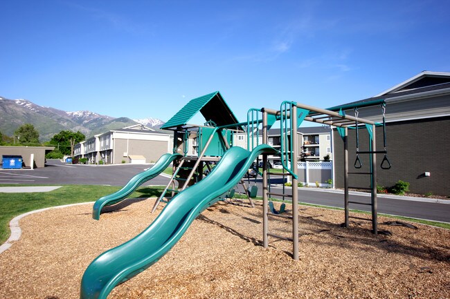 Photo - Creekside Oaks