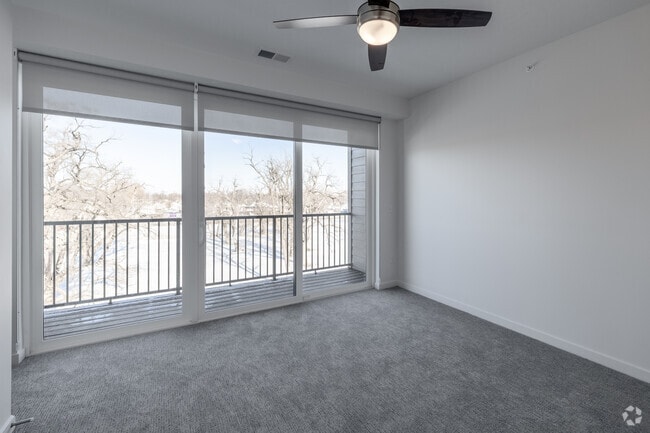2BR, 2BA - 997SF - Primary Bedroom