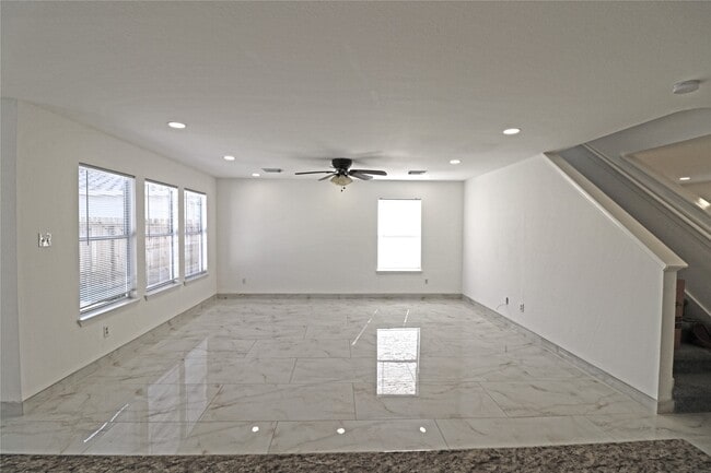 Photo - 9611 Rads Point