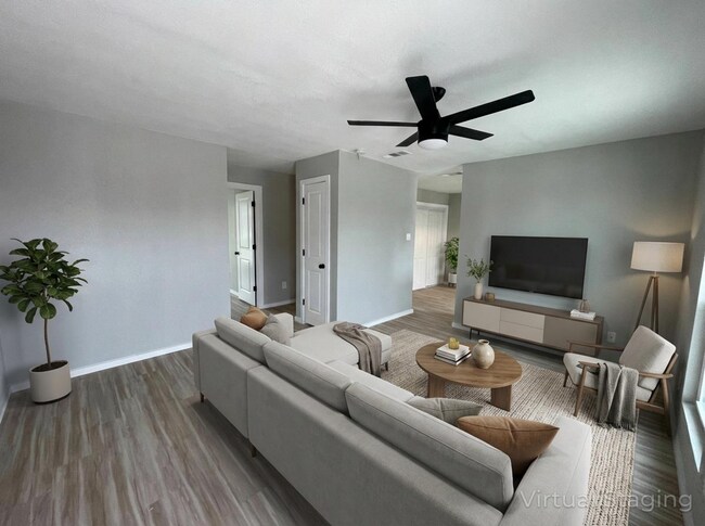 Photo - 1603 Benttree Dr Unit B