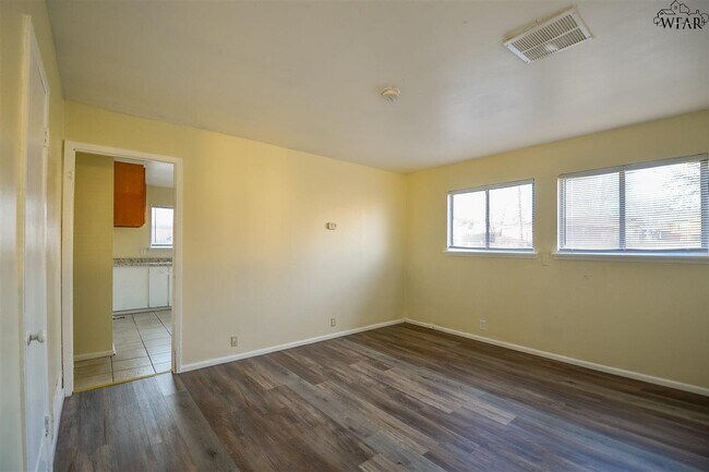 Photo - 1604 Red Fox Rd