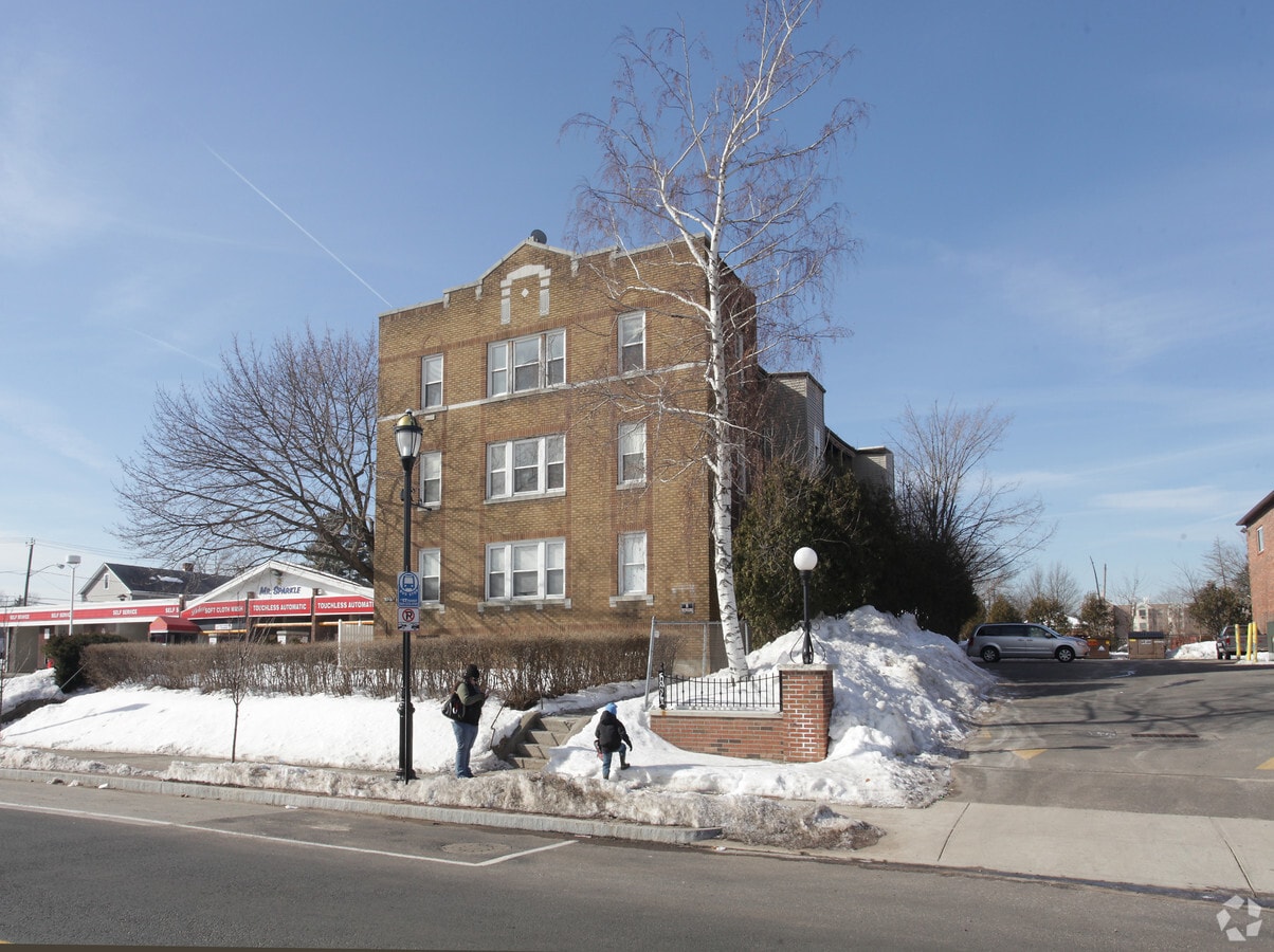 Photo - 913 Wethersfield Ave