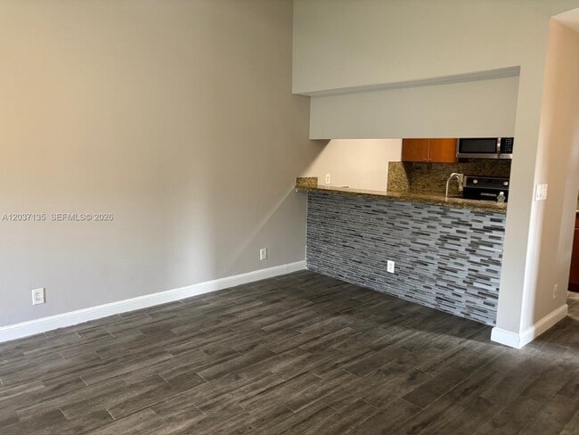 Photo - 11585 NW 43rd St Unidad 11585
