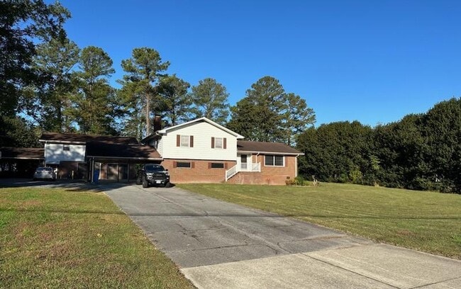 Building Photo - 1048 Hillwell Rd Unit House