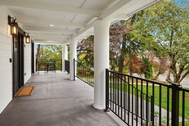 Photo - 10425 Des Moines Memorial Dr S