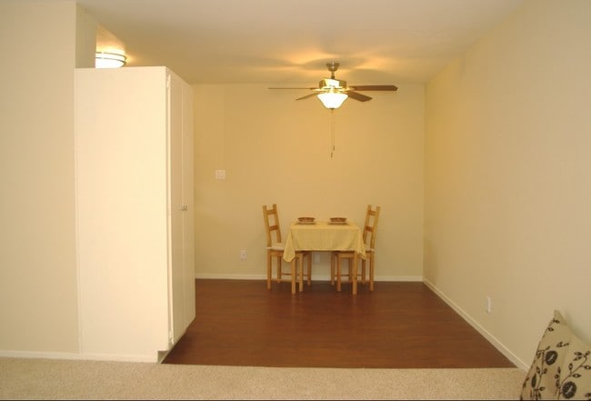 Photo - 1715 Central Apartments