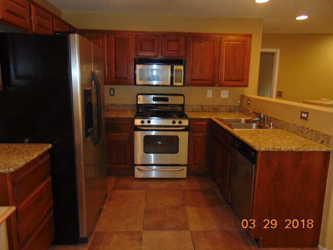 Photo - Look at Me...  I'm for Rent !