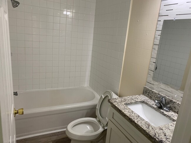 Photo - 125 Hudson Dr NW